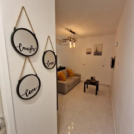 Entire Cozy 2 Bedrooms City-center B *