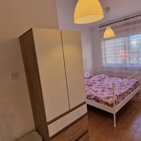 Entire Cozy 2 Bedrooms City-center B * Lárnaka